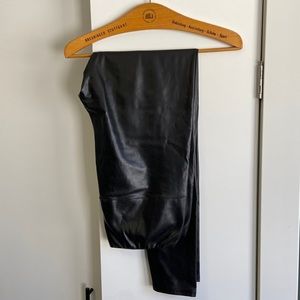 Aritzia Wilfred Free Daria Pant black vegan leather XL